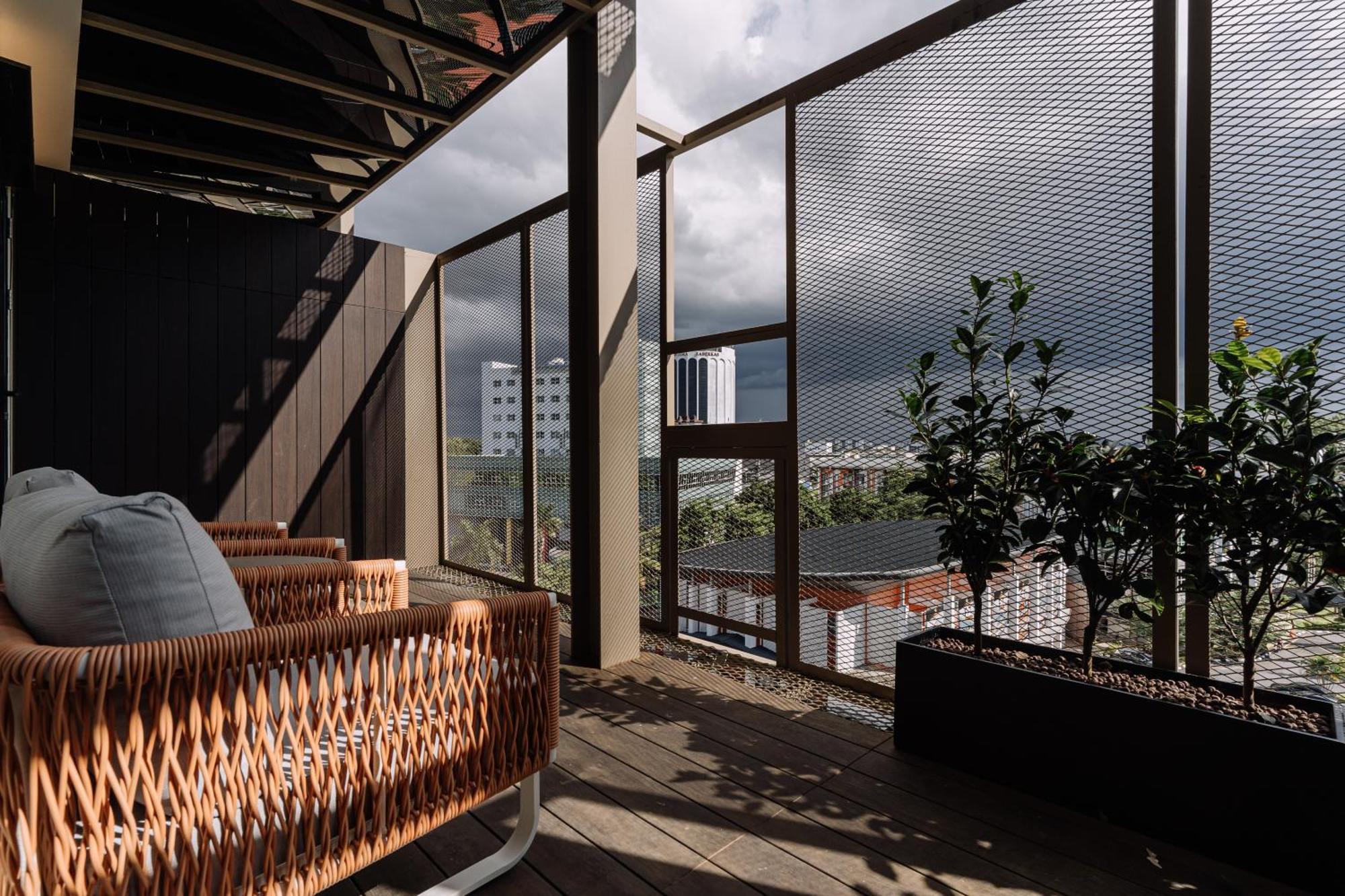 Impiana By Roxy Hotel Кучинг Экстерьер фото
