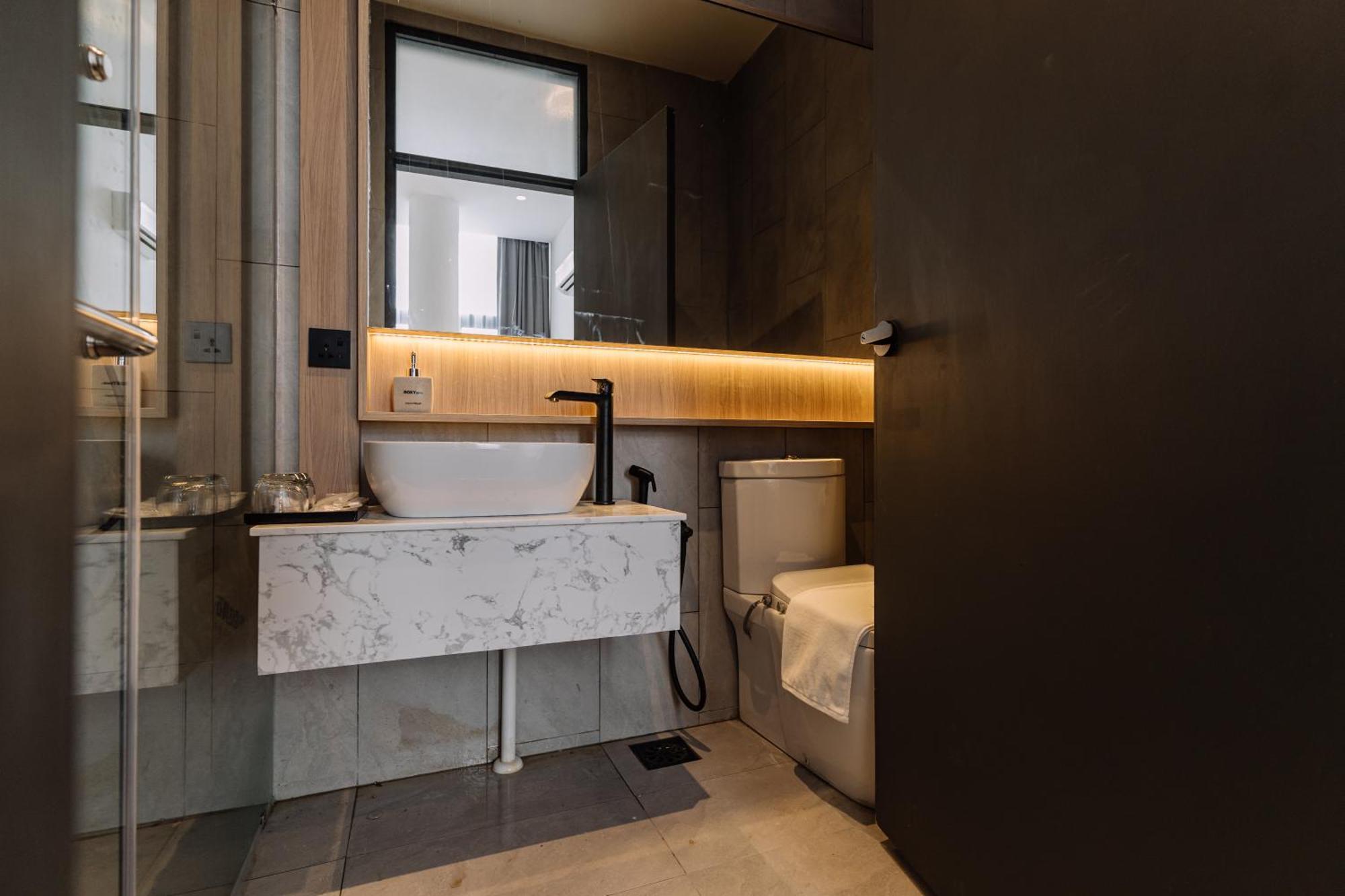 Impiana By Roxy Hotel Кучинг Экстерьер фото