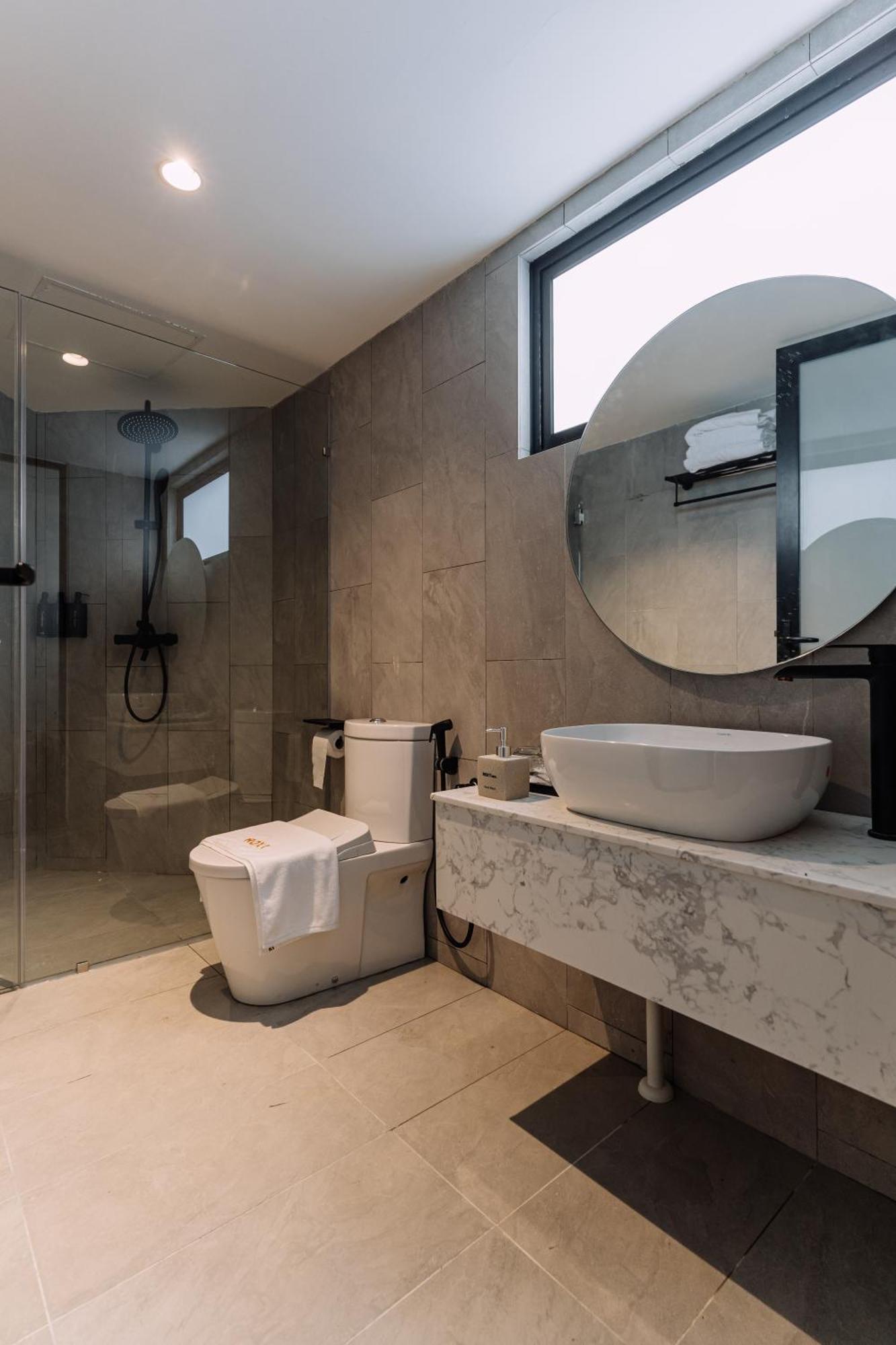 Impiana By Roxy Hotel Кучинг Экстерьер фото