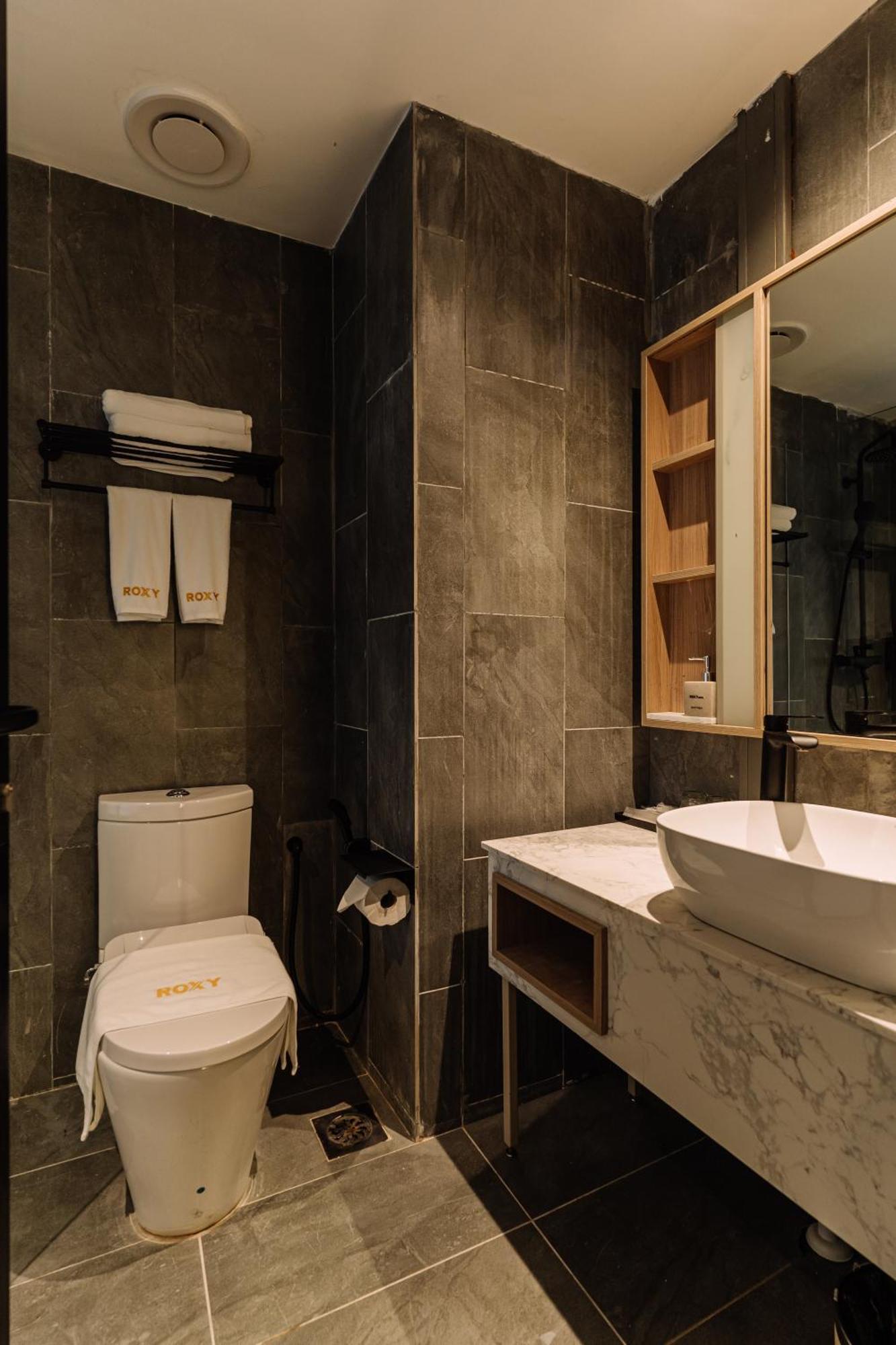 Impiana By Roxy Hotel Кучинг Экстерьер фото